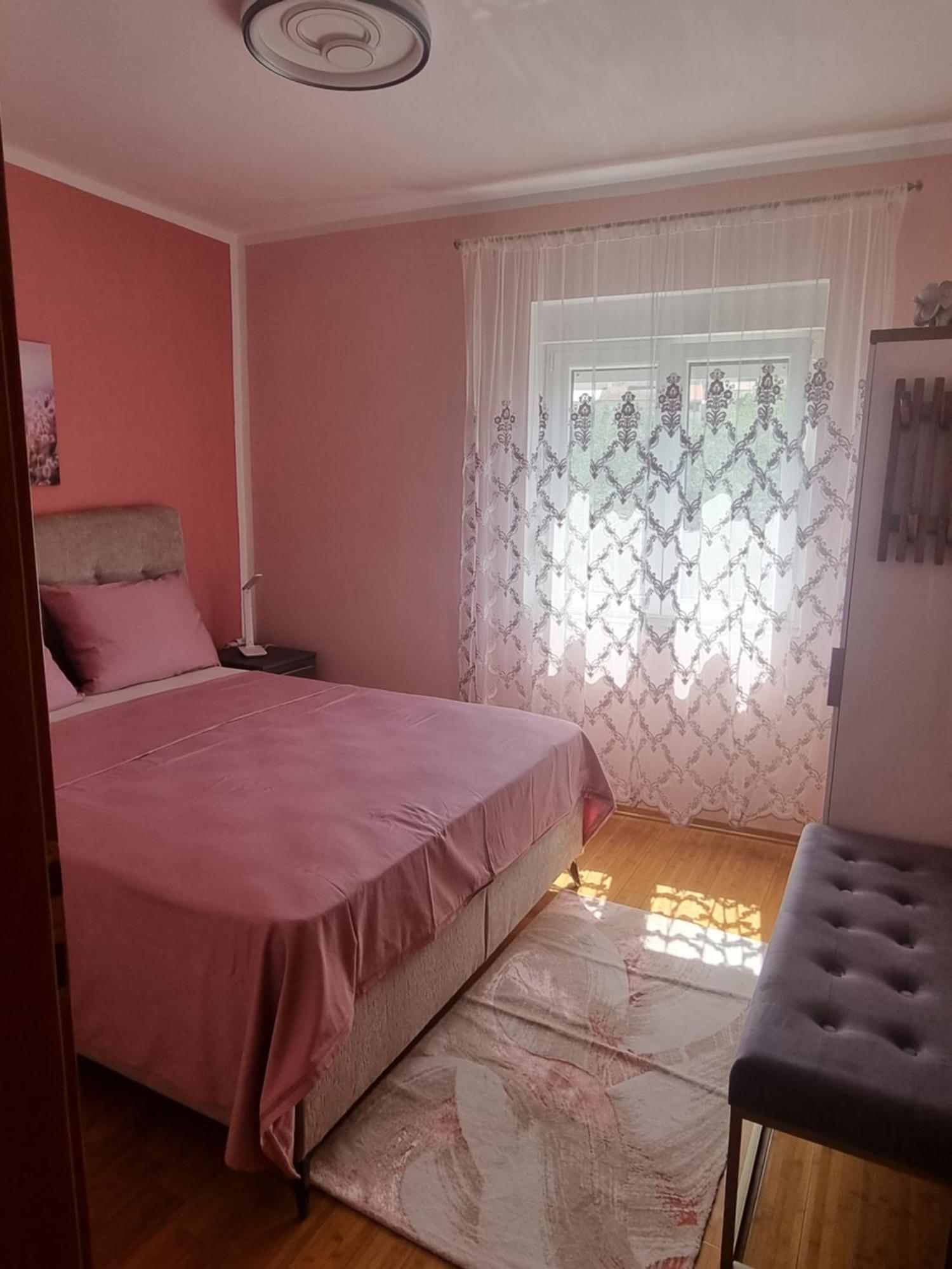 Senkini Dvori Apartment Sutomiscica Екстериор снимка