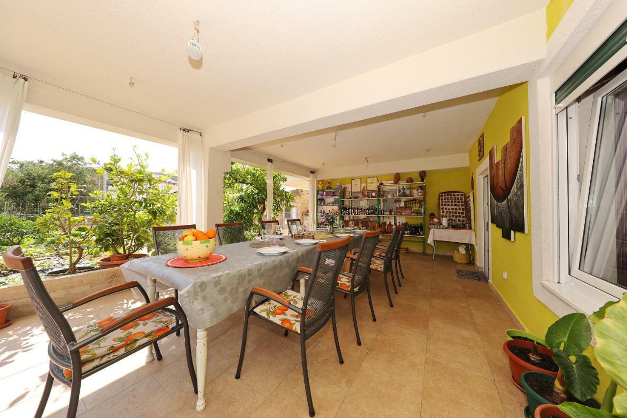 Senkini Dvori Apartment Sutomiscica Екстериор снимка