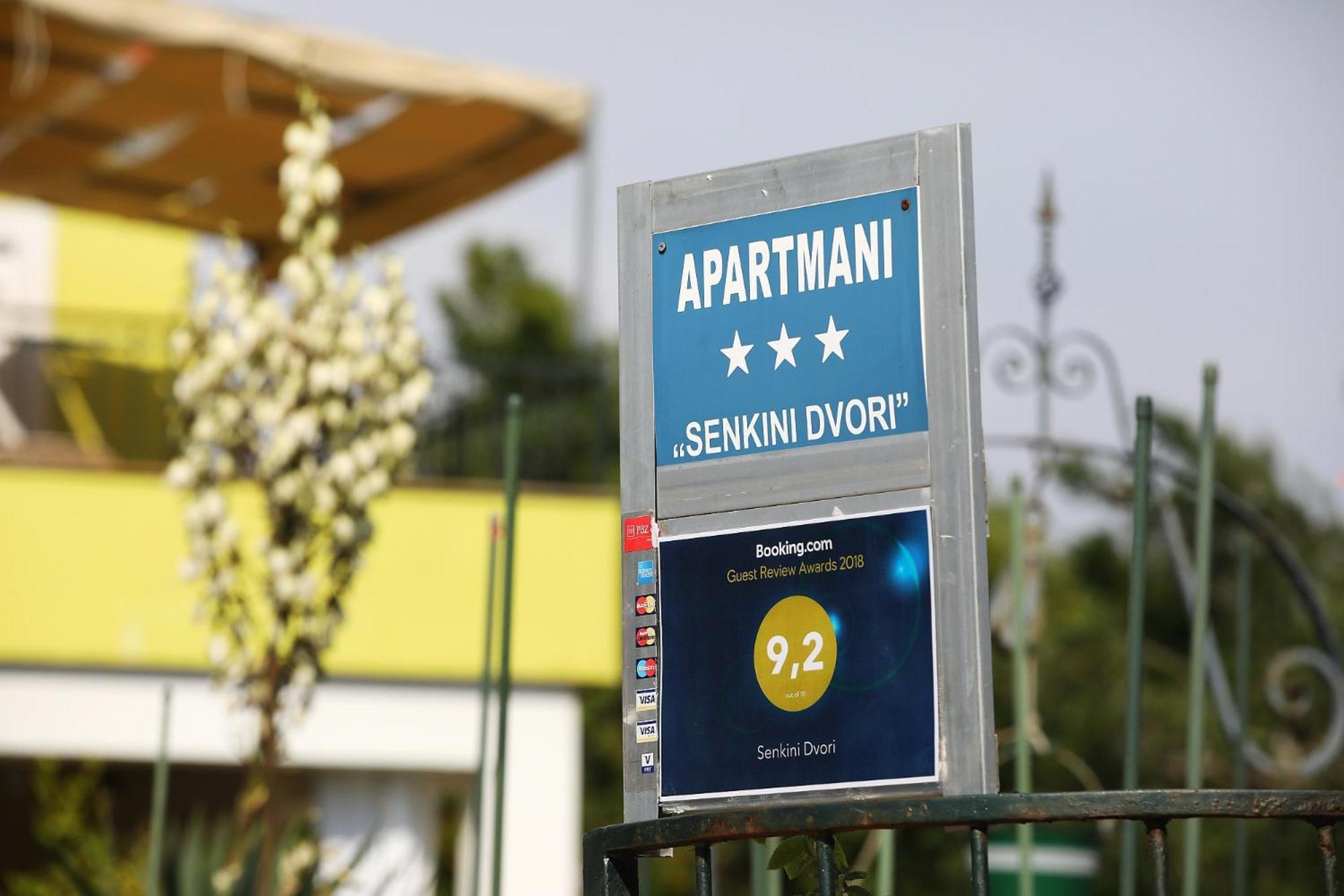 Senkini Dvori Apartment Sutomiscica Екстериор снимка