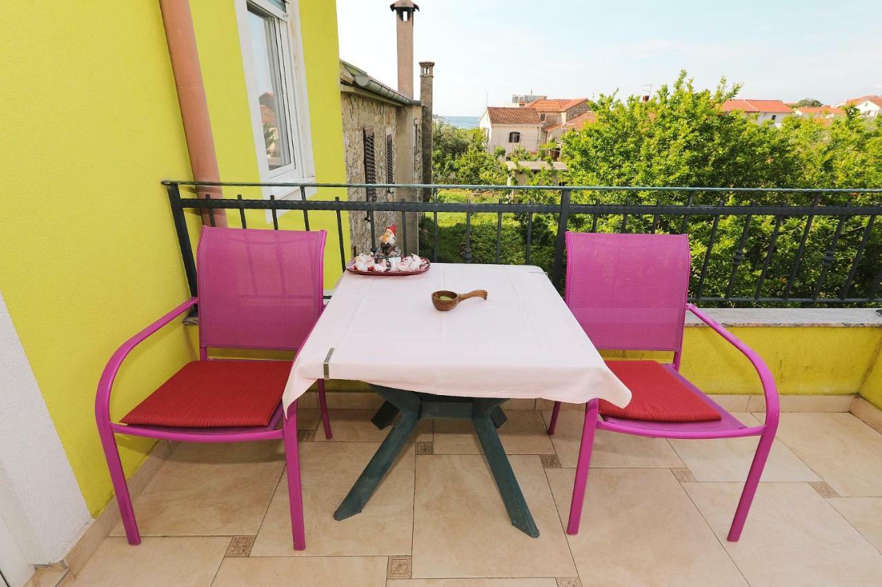 Senkini Dvori Apartment Sutomiscica Екстериор снимка