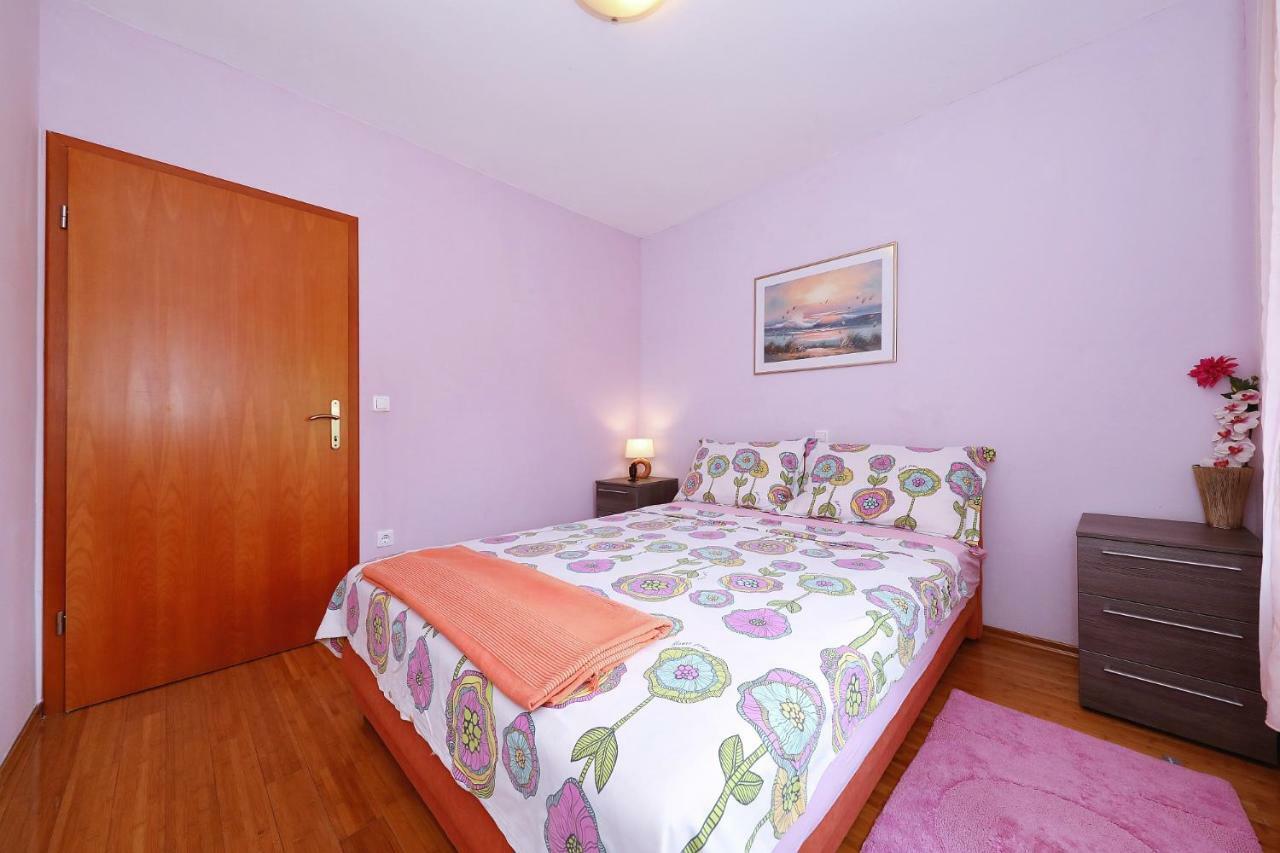 Senkini Dvori Apartment Sutomiscica Екстериор снимка