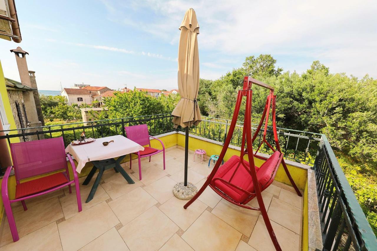 Senkini Dvori Apartment Sutomiscica Екстериор снимка