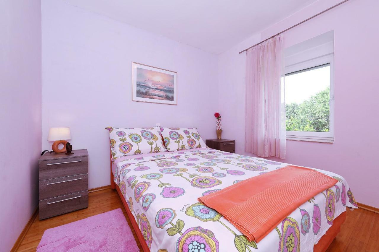 Senkini Dvori Apartment Sutomiscica Екстериор снимка