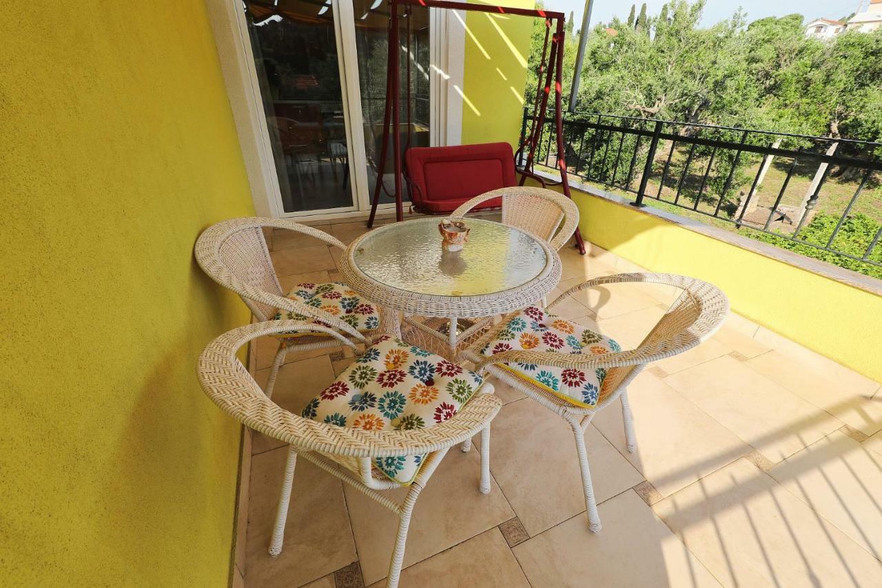 Senkini Dvori Apartment Sutomiscica Екстериор снимка