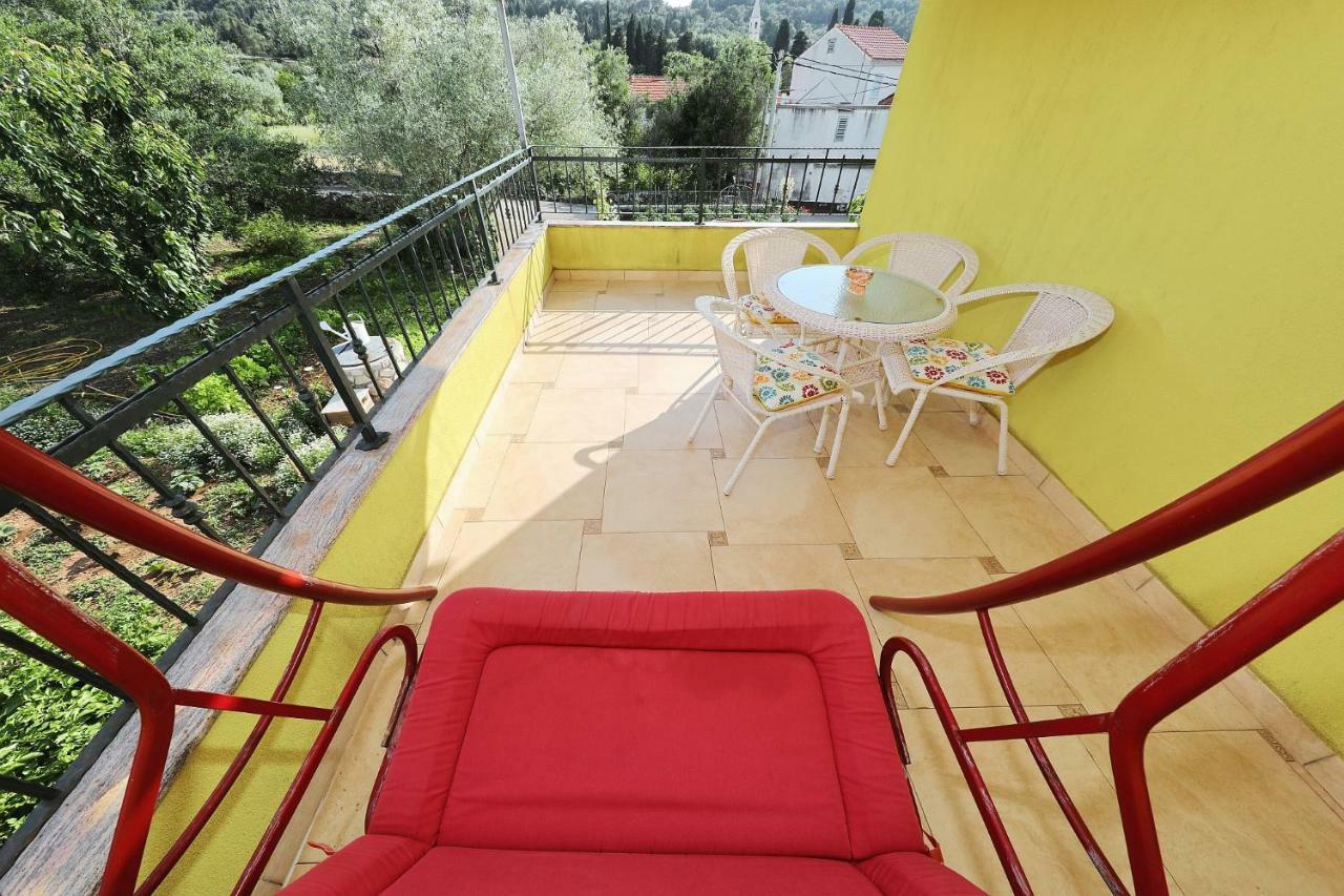 Senkini Dvori Apartment Sutomiscica Екстериор снимка