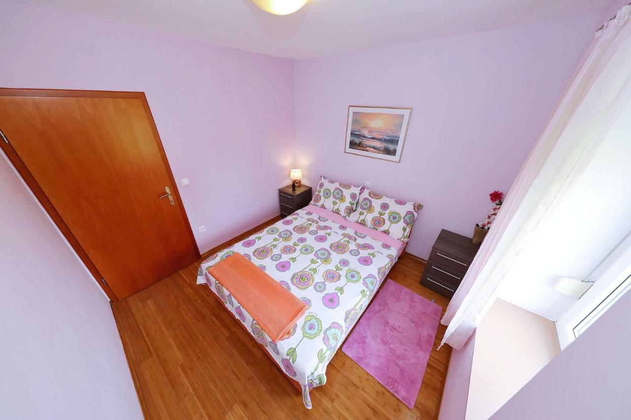 Senkini Dvori Apartment Sutomiscica Екстериор снимка