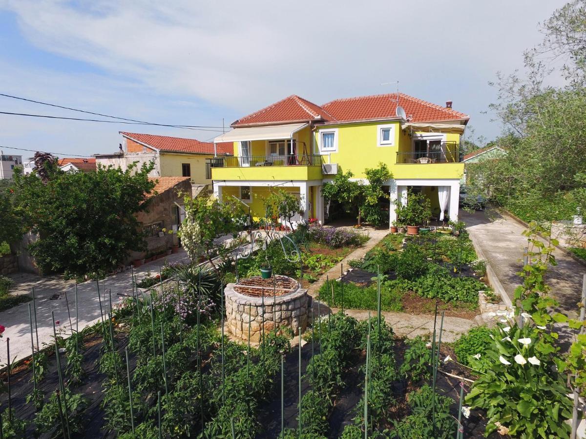 Senkini Dvori Apartment Sutomiscica Екстериор снимка